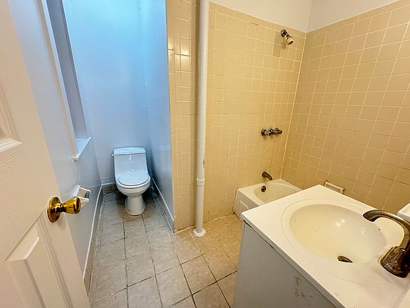5th image of 695 10th Ave #4FSS