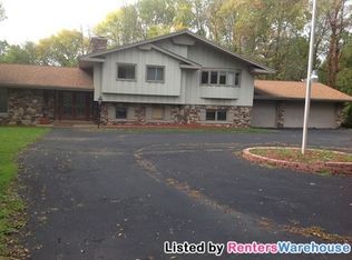 8345 N Pelican Ln, River Hills, WI 53217