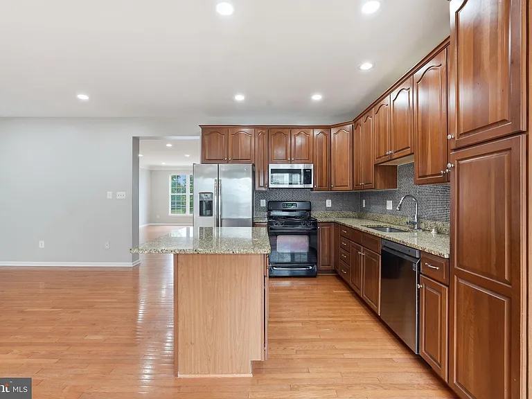 25196 Whippoorwill Ter — Photo 9