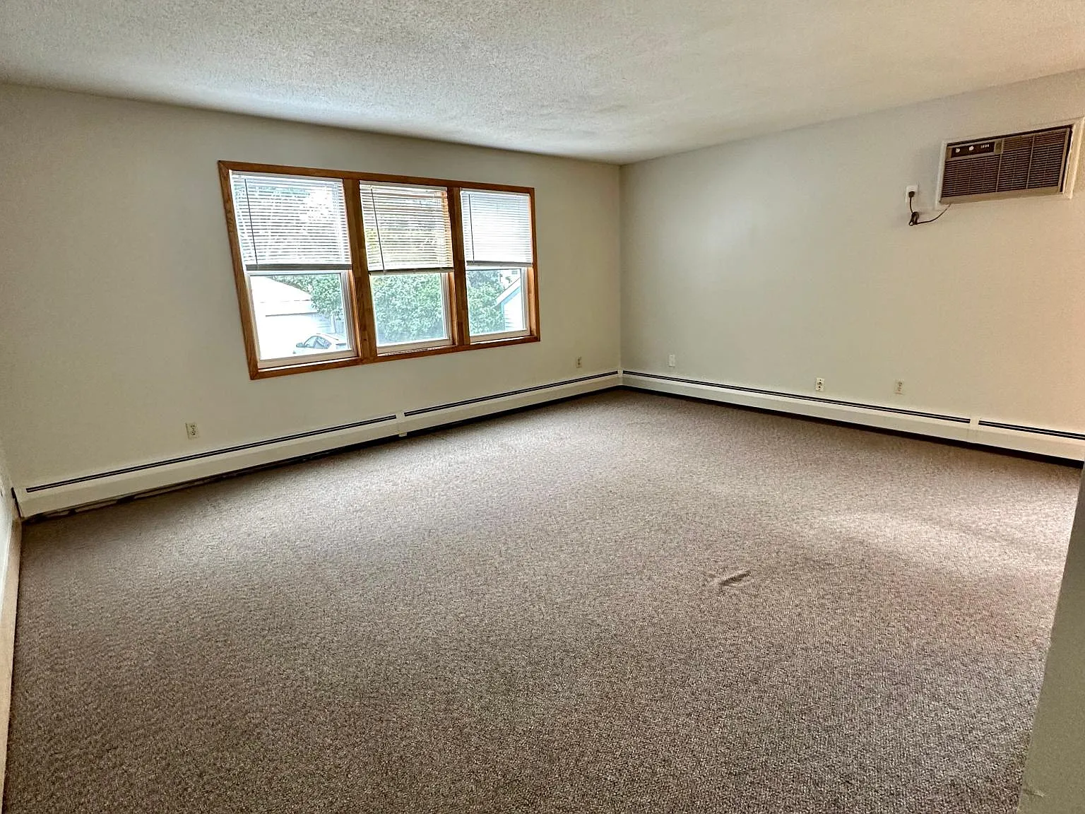 315 5th St SE — Photo 4