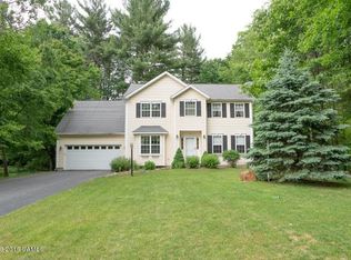 21 Lonesome Pine Trl, Gansevoort, NY 12831