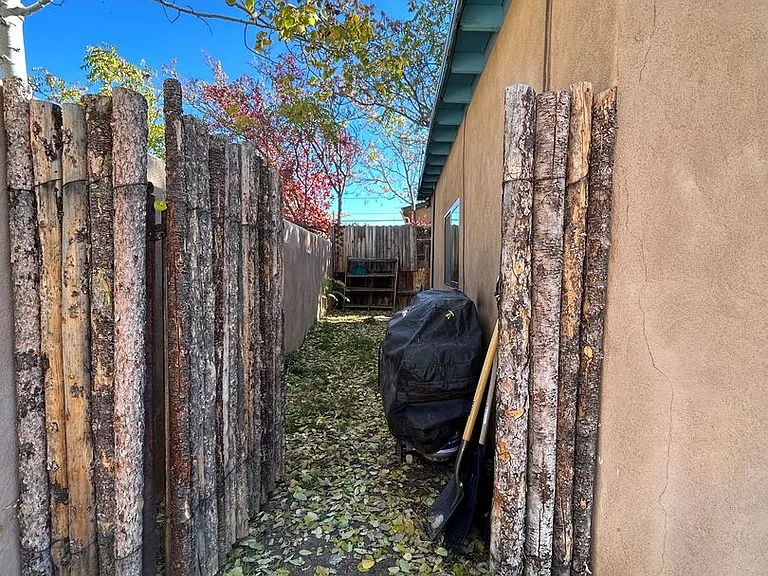 945 Agua Fria St #B — Photo 16