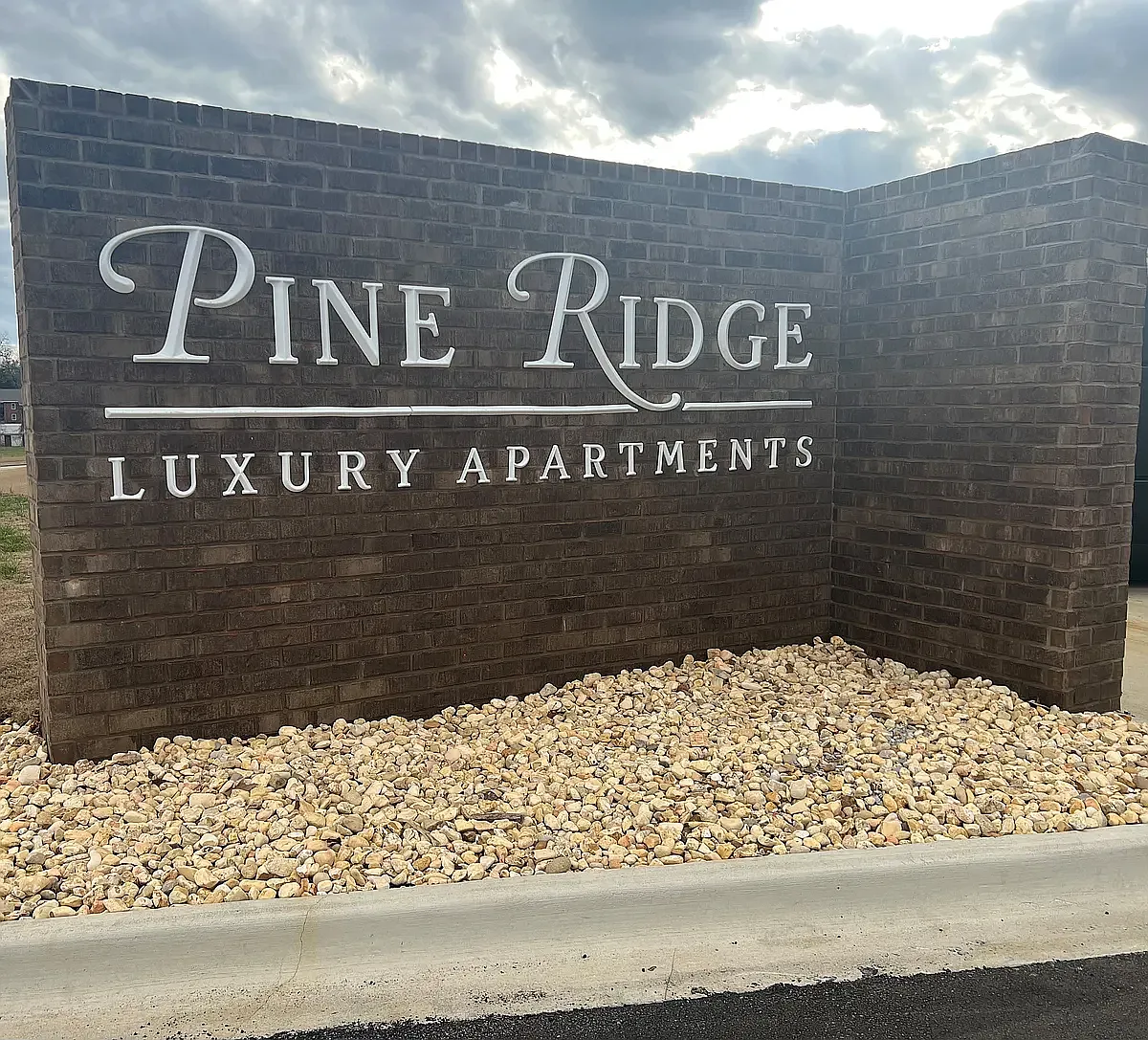 Pine Ridge Luxury Apartments — Photo 1
