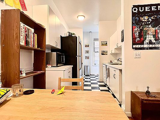 3rd image of 929 W End Ave #5AA