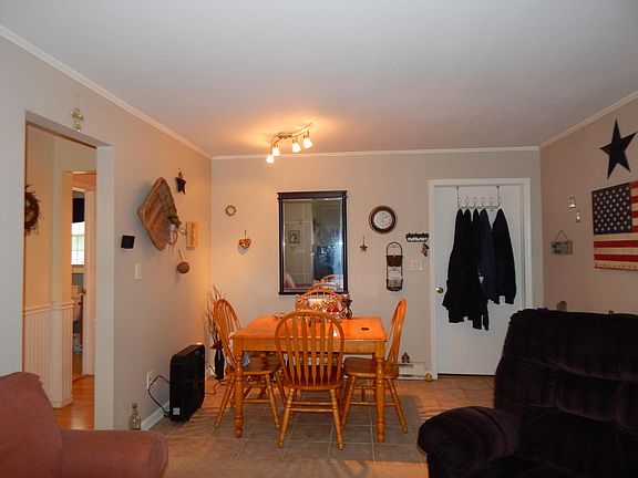 3rd image of 50 Caroline Dr