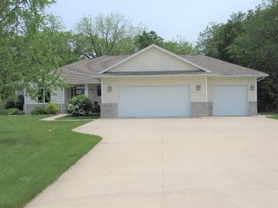 2016 Oak Cir, Humboldt, IA, 50548