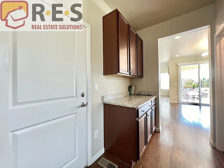 2331 Lodgepole Creek Dr — Photo 17