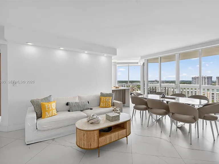 1000 Island Blvd #1410 — Photo 1