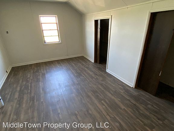 3rd image of 710 N Walnut St #11358961