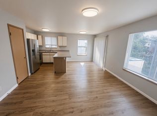 9500 Fremont Ave N #202, Seattle, WA 98103