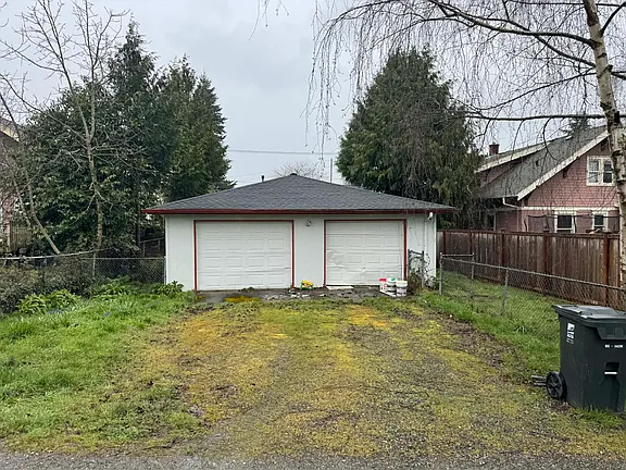 3710 N 18th St — exterior photo