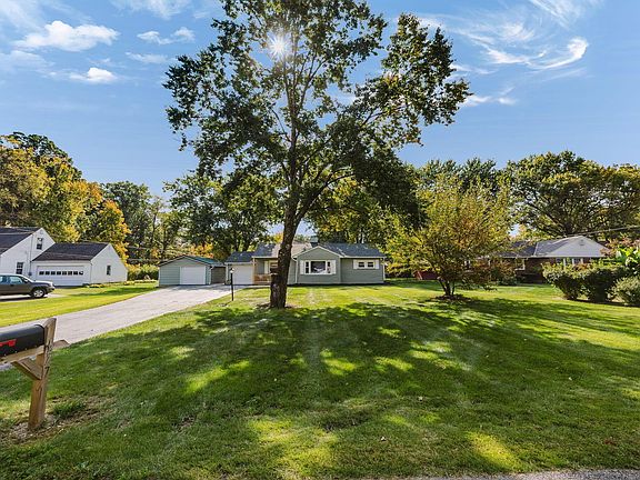 4th image of 1277 Evergreen Rd