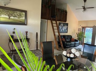 9040 Crescent Dr, Miramar, FL 33025