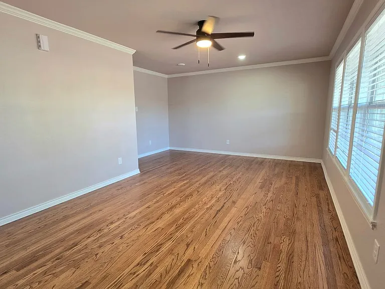 226 Antrim Dr — Photo 5