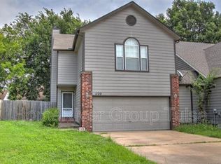 1120 W Florence Ct, Broken Arrow, OK 74011