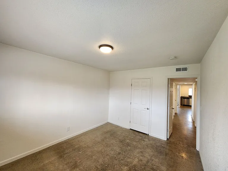 8270-8272 Cordelia Cir — Photo 6