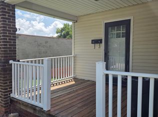 106 E Hunter St #B, Madison, NC 27025