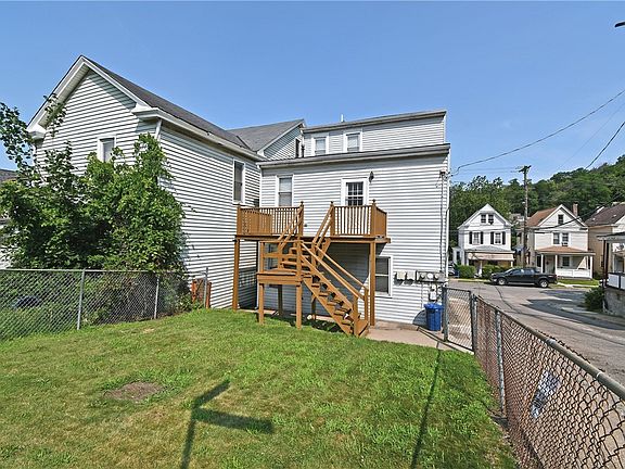 2nd image of 611 Lorenz Ave