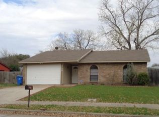 5709 Maple Ln, Rowlett, TX 75089