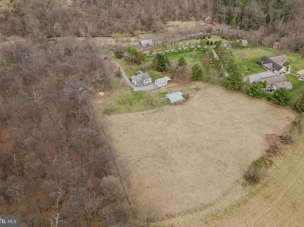 1568 Deer Creek Rd, New Freedom, PA 17349