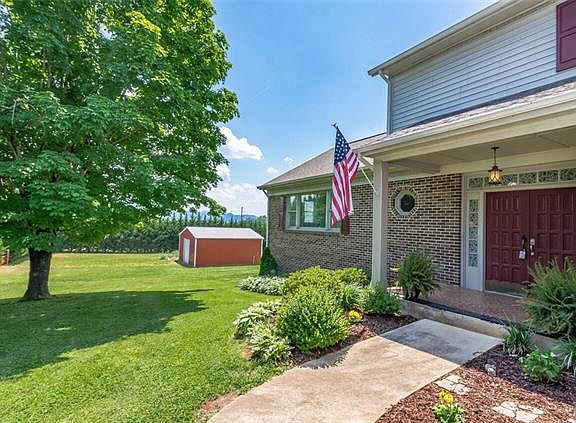 3rd image of 4068 Bel Aire Dr