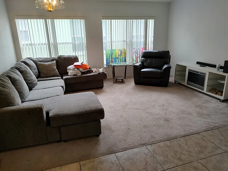 521 Castlemain Cir — Photo 21