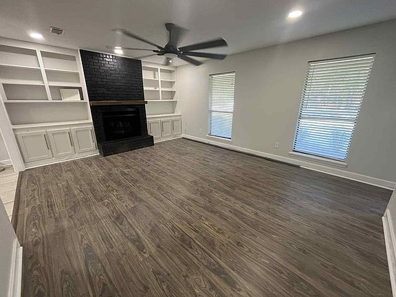 5th image of 411 Whispering Pines Dr