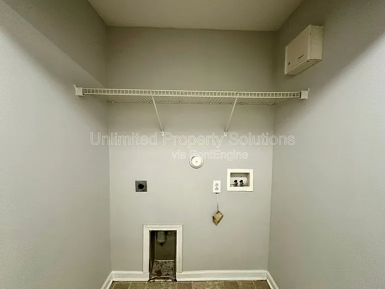 370 S Kerr Ave #101 — Photo 16