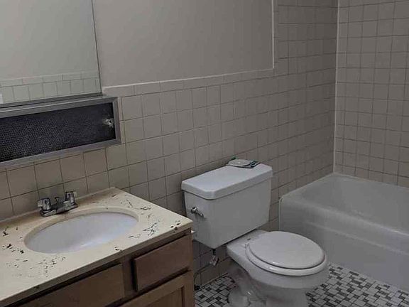 4th image of 1560 Willis Ave APT 1C