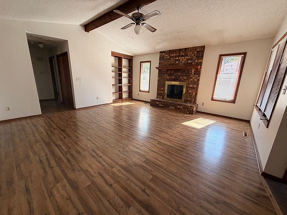 2nd image of 518-520 E Jewett Pl #518