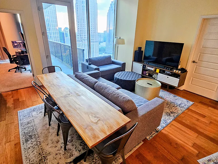 1080 Peachtree St NE #2313 — Photo 4