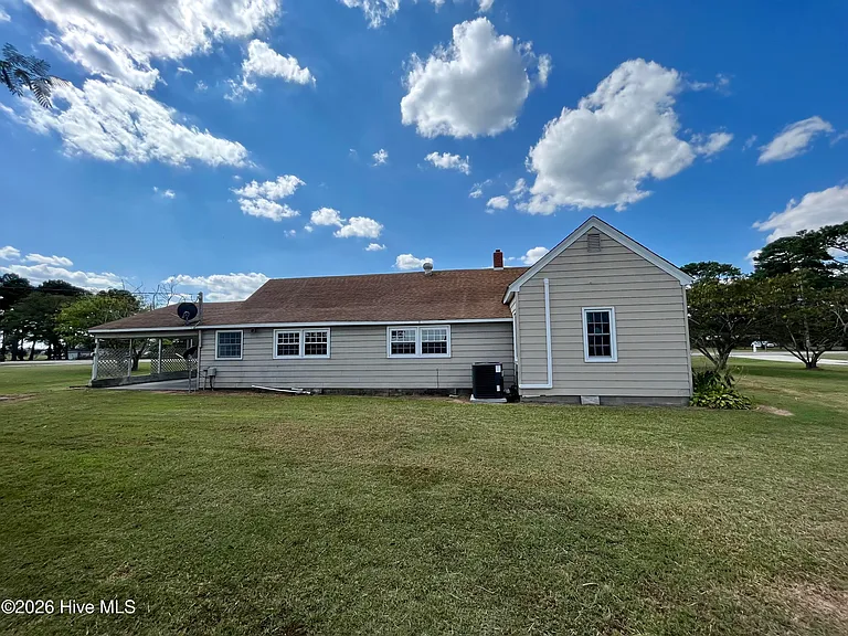 784 S Sandy Hook Rd — Photo 5