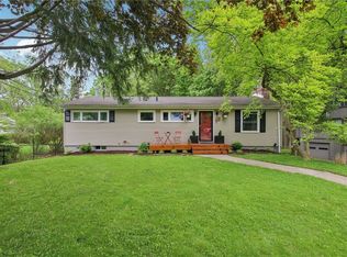 33 Drury Ln, Rochester, NY 14625