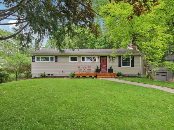 33 Drury Ln, Rochester, NY 14625