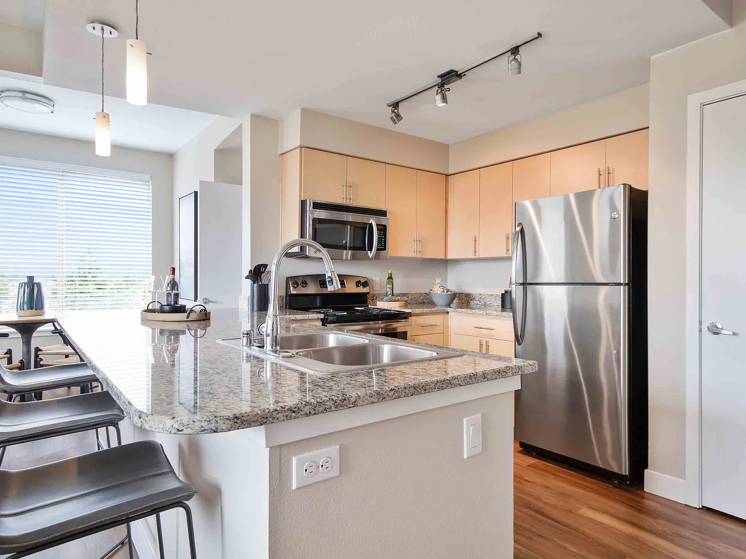 The Pacifica Apartments — Photo 4