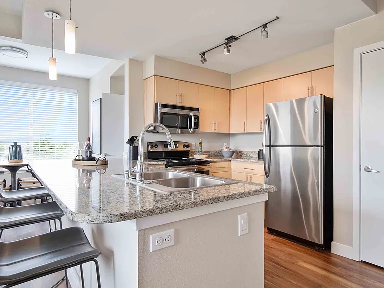 The Pacifica Apartments — Photo 4