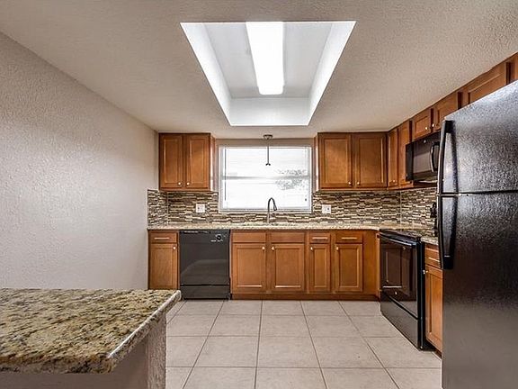 5th image of 2073 San Marino Way N