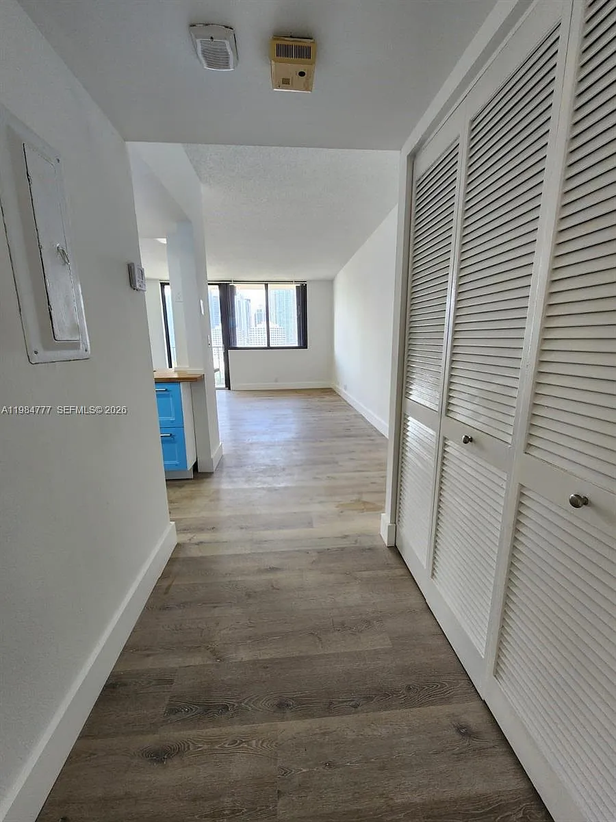 Building Photo - 520 Brickell Key Dr #A1517