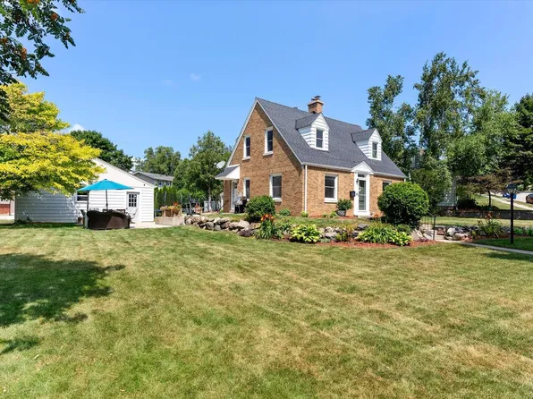 333 South Garfield AVENUE, Port Washington, WI 53074