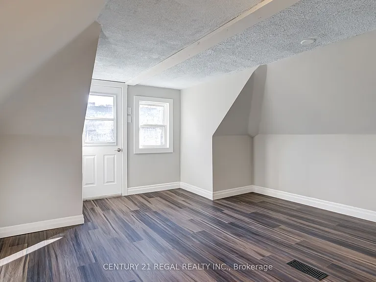 184 Maplewood Ave — Photo 34