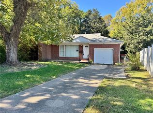 9 Julian Pl, Hampton, VA 23666