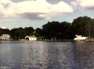 20 Warehouse Creek Ln, Edgewater, MD 21037