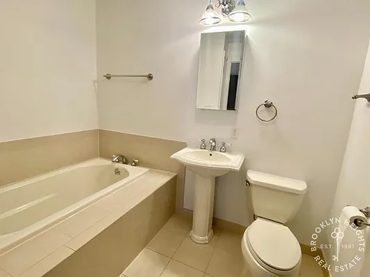 Rented by Brooklyn Heights Real Estate Inc | media 7