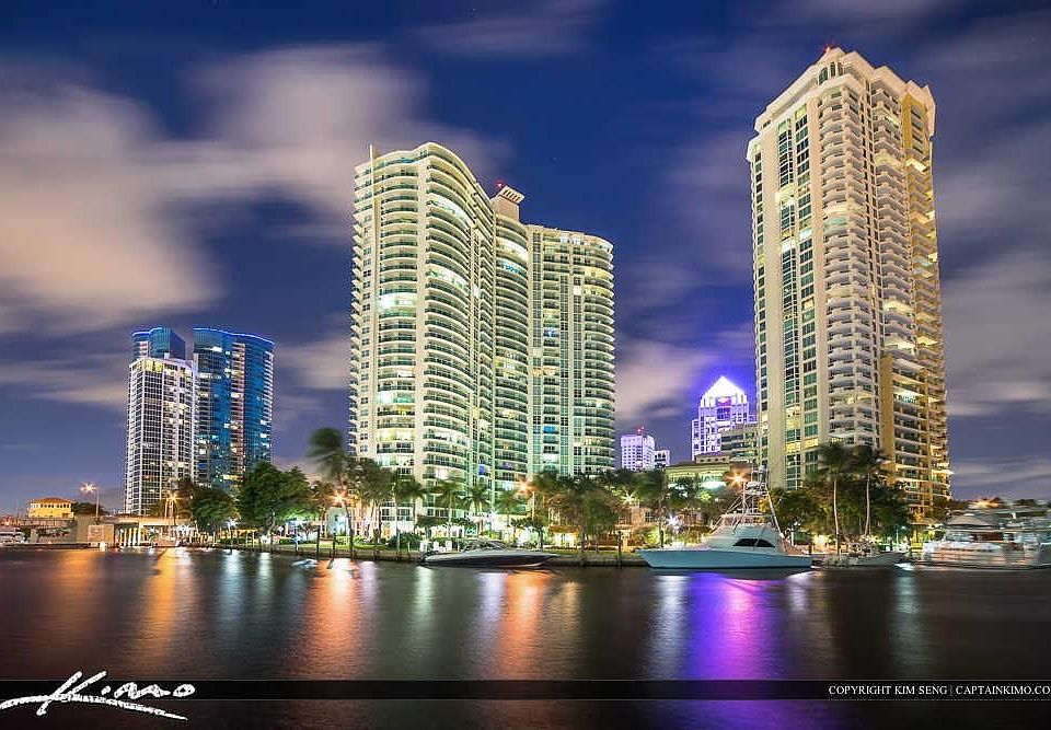 CLOSE TO DOWNTOWN AND ALL FORT LAUDERDALE HAS TO OFFER