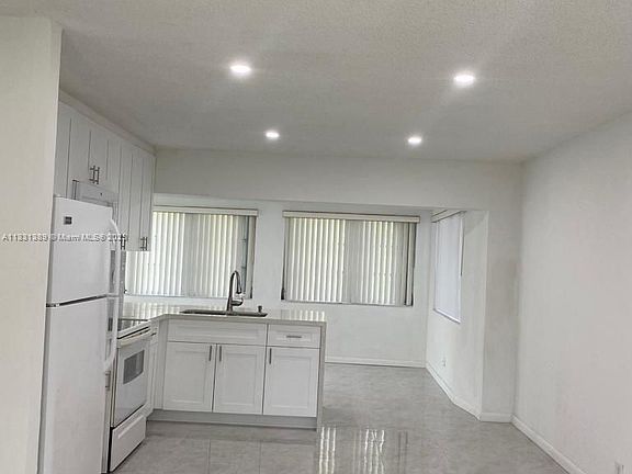 4th image of 4903 NW 42nd Ave