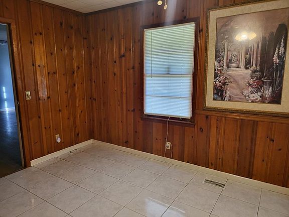 5th image of 410 McKinnon Dr