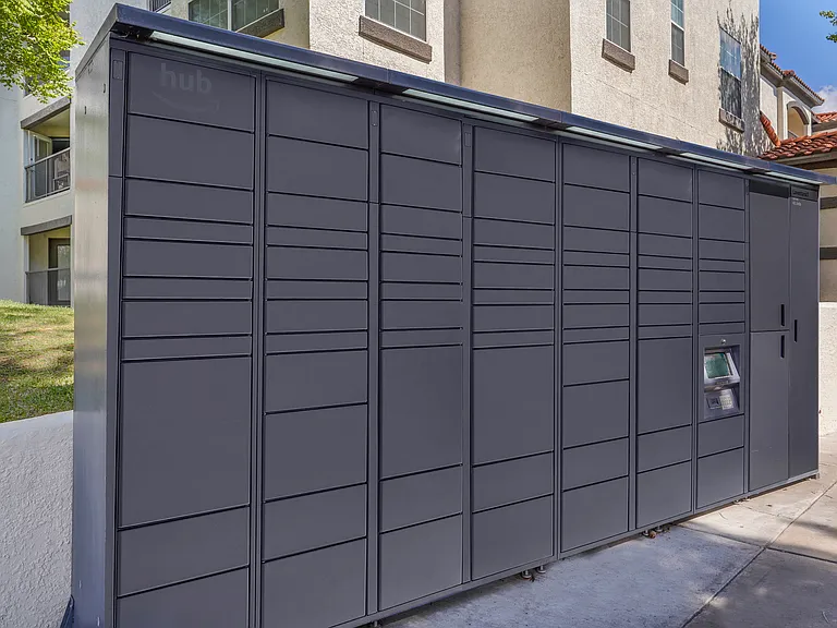 La Ventana Apartments — Photo 28