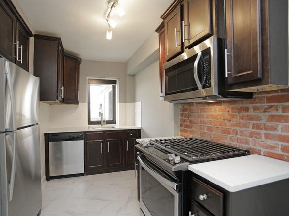 4712 Roanoke Pkwy APT 404