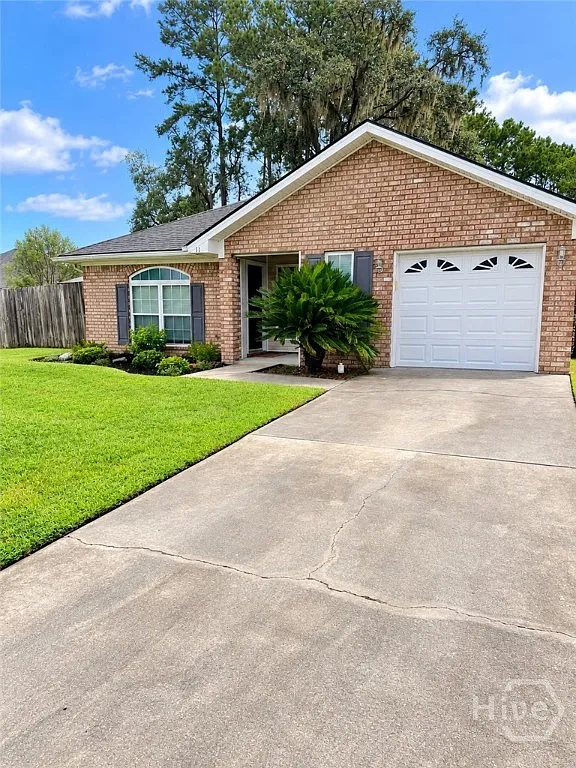 3 bed, 2.0 bath, 1311 sqft, $2,150 — Photo 2