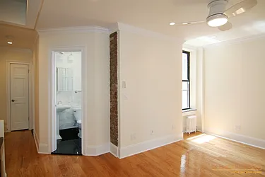 Rented by aptsandlofts.com